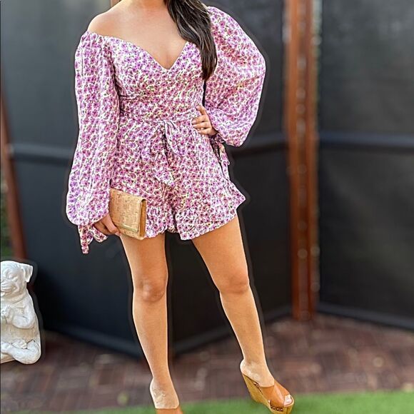 Luxxel Romper - Picture 2 of 5